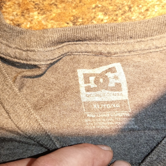 Men's DC Graphic T' - Picture 2 of 3